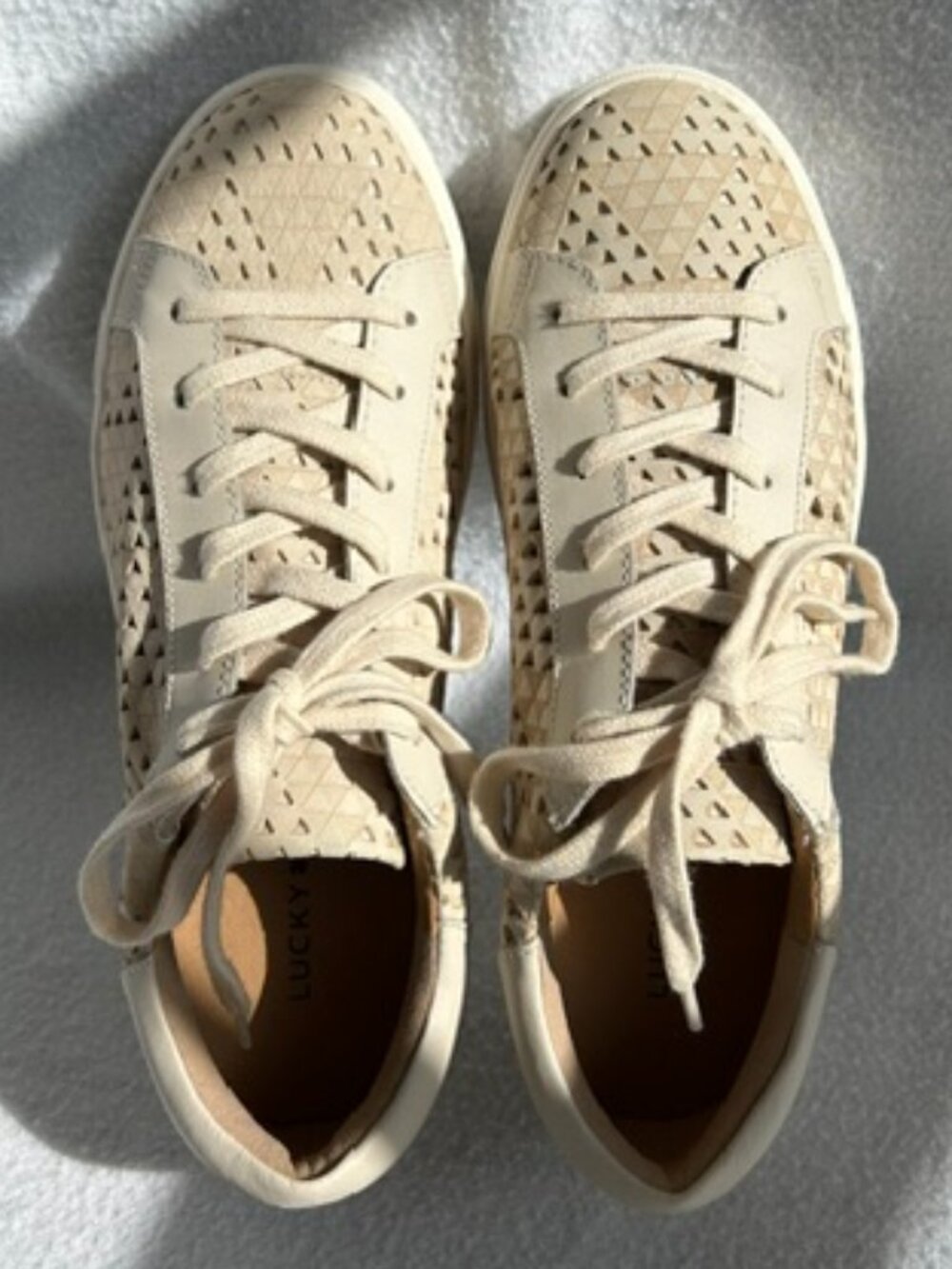 Lucky Brand Lotus Laser Cut Leather Sneakers Cream Clover Heel Size 7.5M